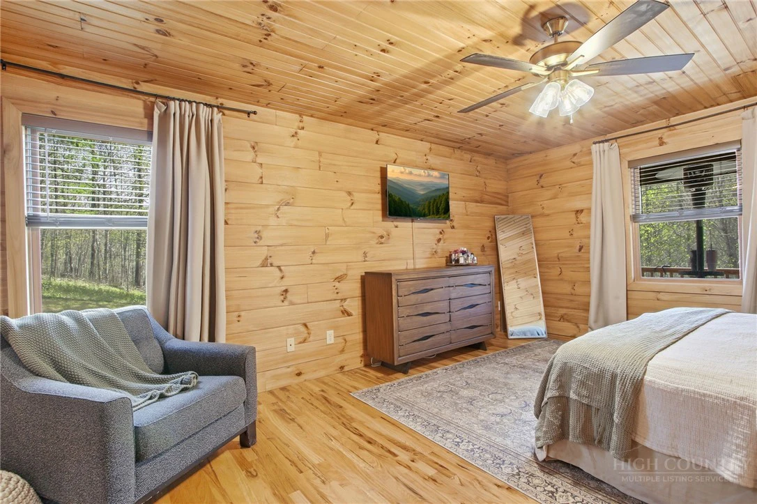 Image number 7 for the current listing