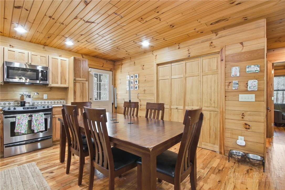 Image number 3 for the current listing