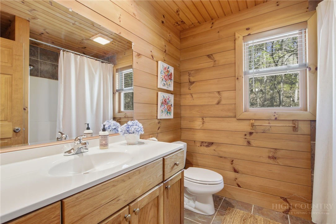 Image number 18 for the current listing