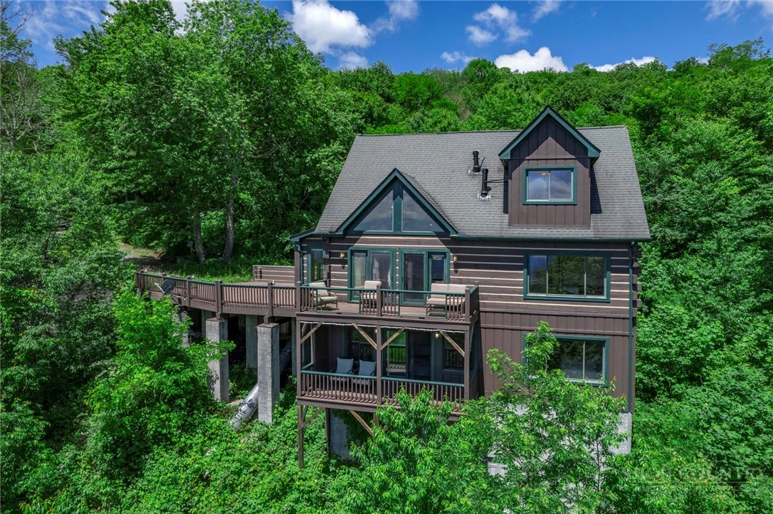 Image number 1 for the current listing