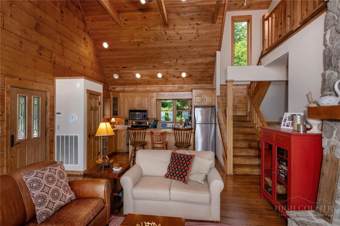 Image number 8 for the current listing