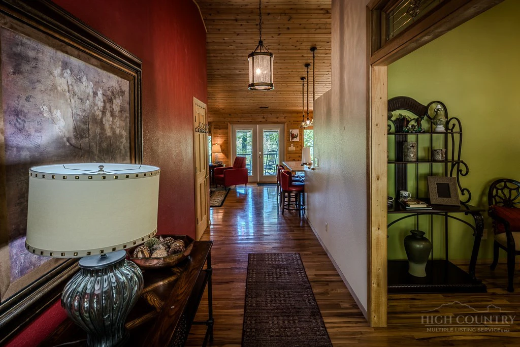 Image number 5 for the current listing