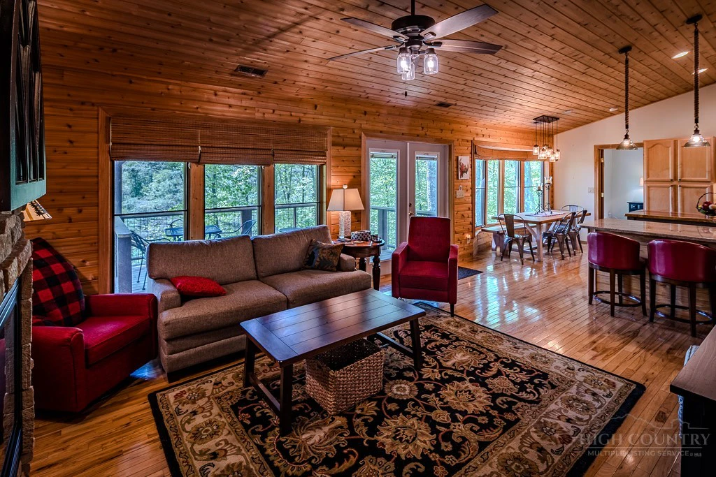Image number 8 for the current listing