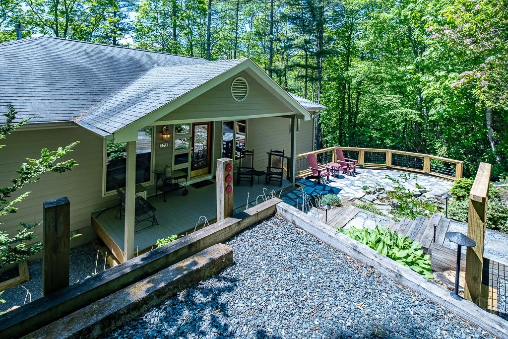 Image number 2 for the current listing