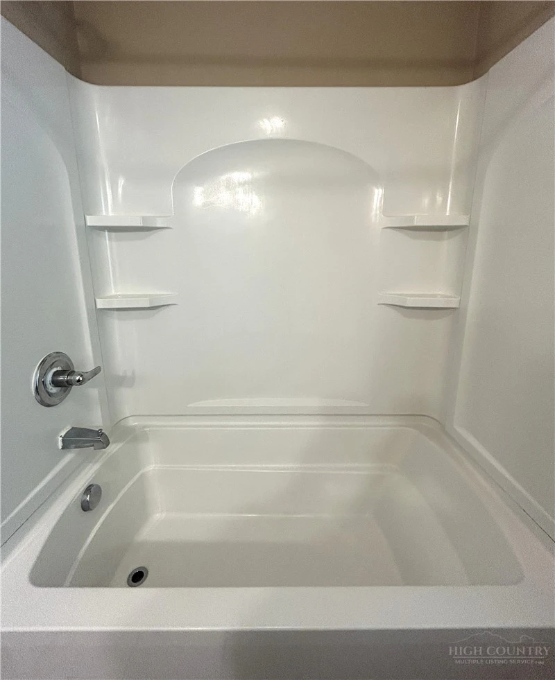 Image number 9 for the current listing