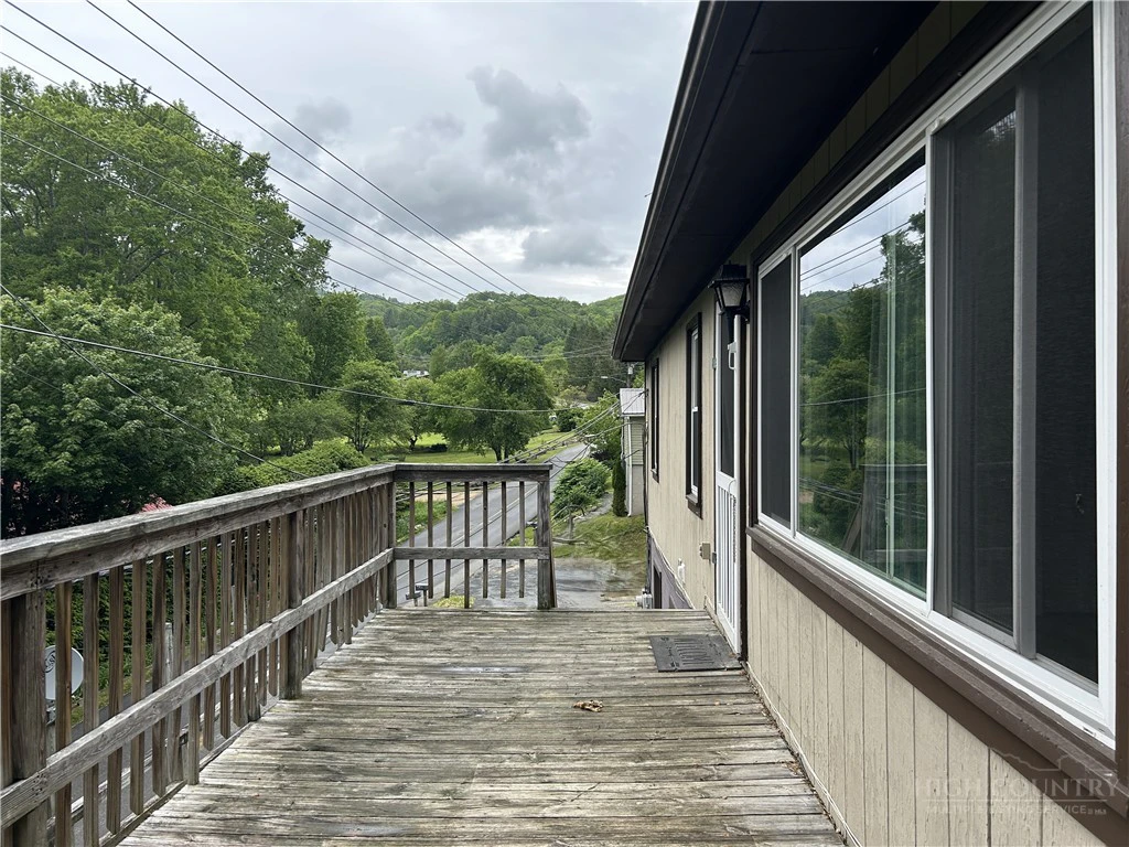 Image number 13 for the current listing