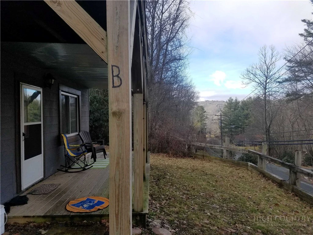 Image number 15 for the current listing