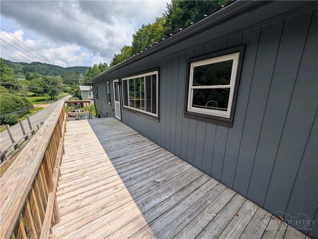 Image number 2 for the current listing