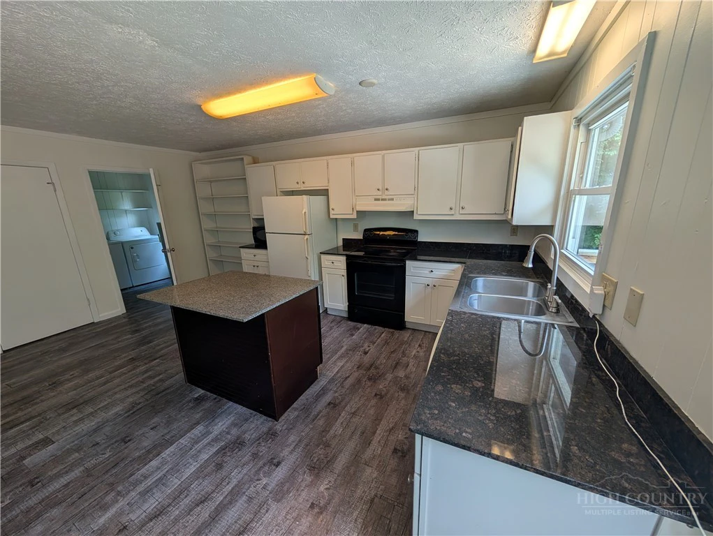 Image number 7 for the current listing