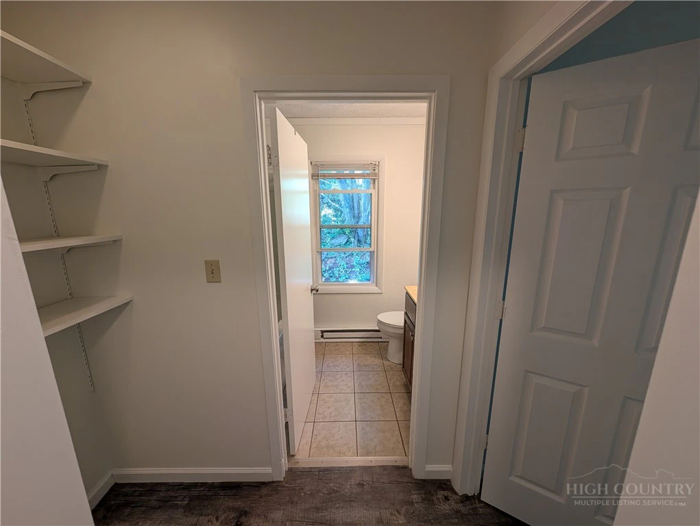 Image number 11 for the current listing