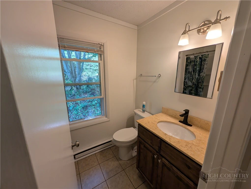 Image number 12 for the current listing