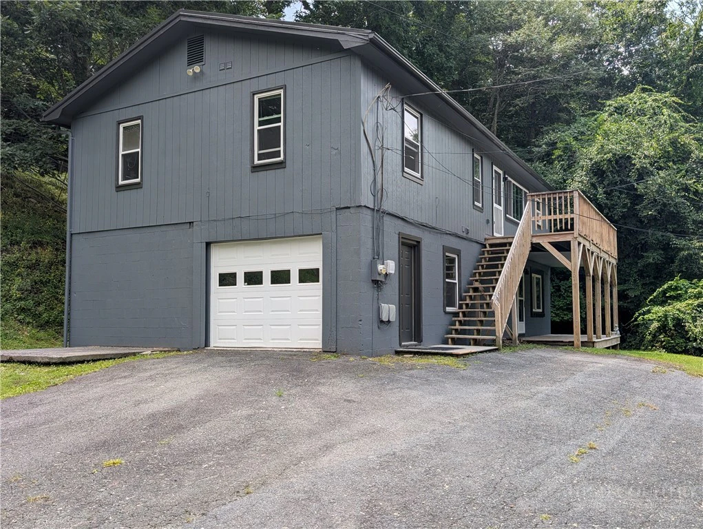 Image number 3 for the current listing
