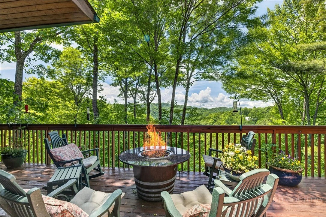 Image number 11 for the current listing