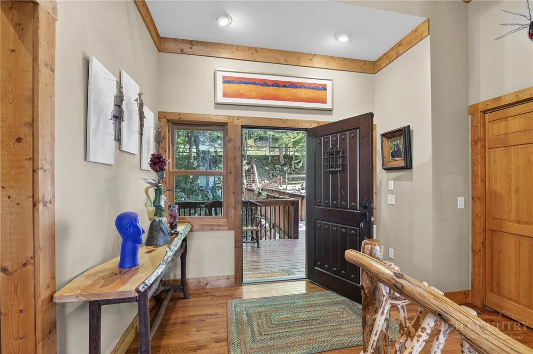 Image number 12 for the current listing