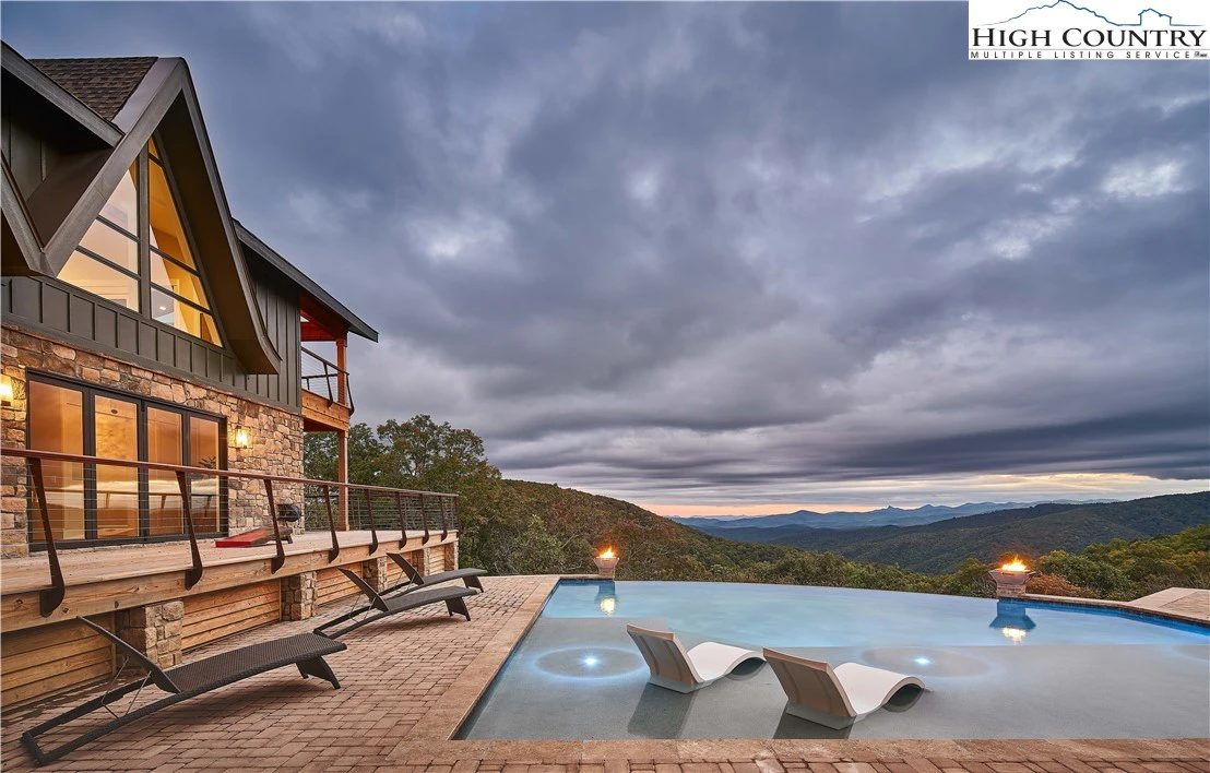 Image number 20 for the current listing
