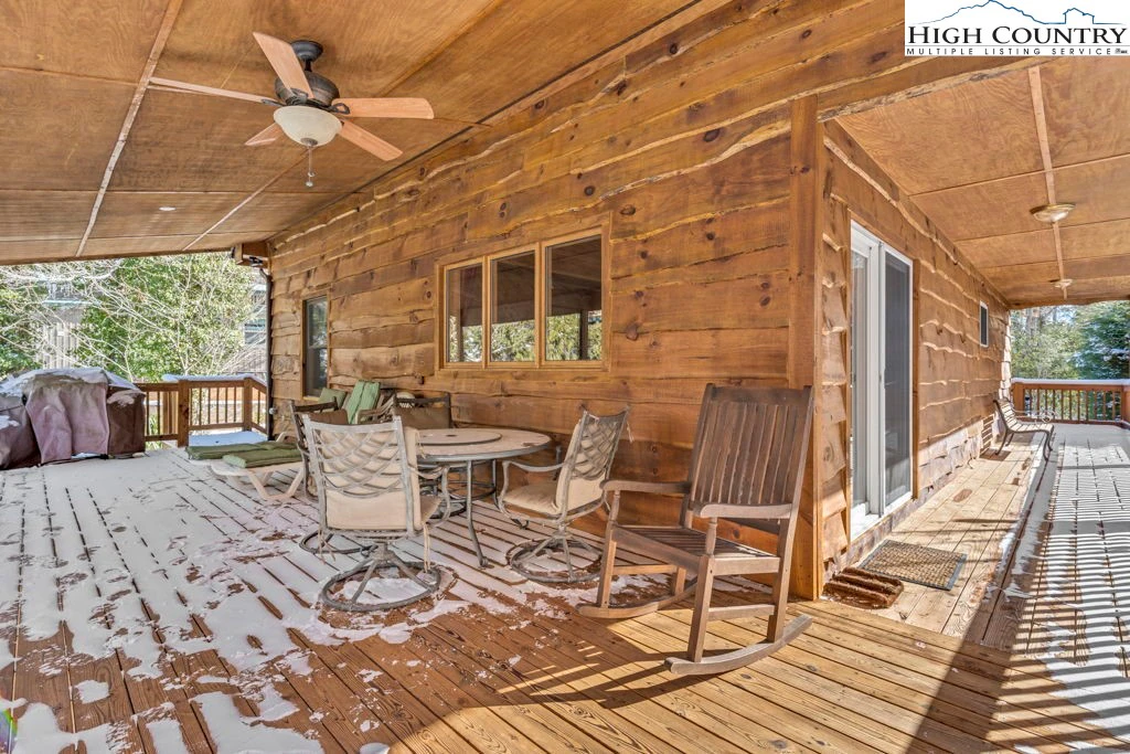 Image number 17 for the current listing