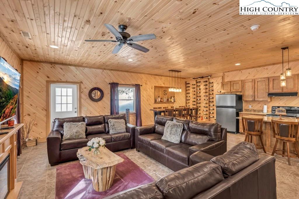 Image number 6 for the current listing