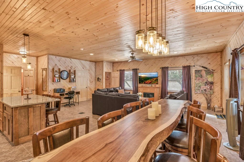 Image number 2 for the current listing