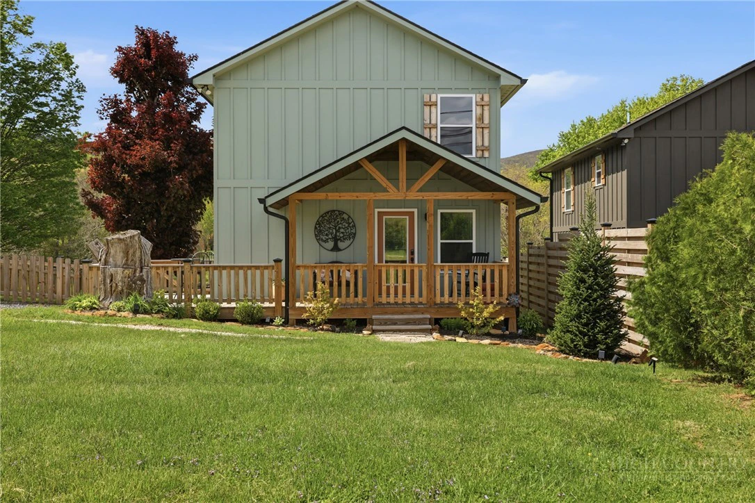 Image number 1 for the current listing