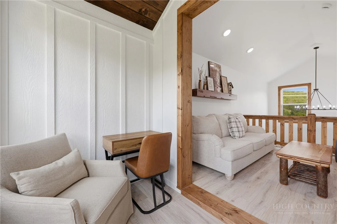 Image number 10 for the current listing