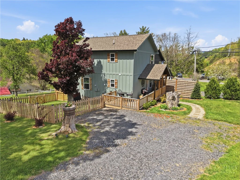 Image number 13 for the current listing