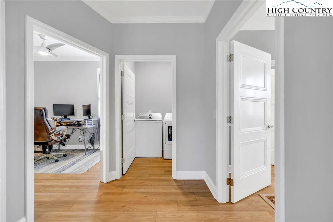 Image number 2 for the current listing