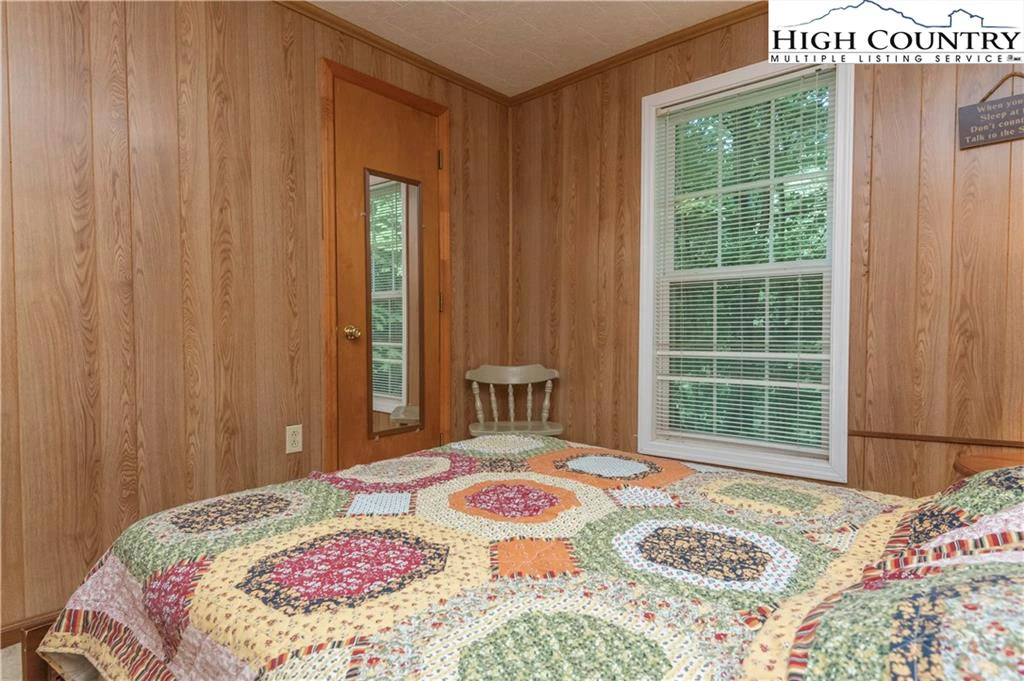 Image number 16 for the current listing