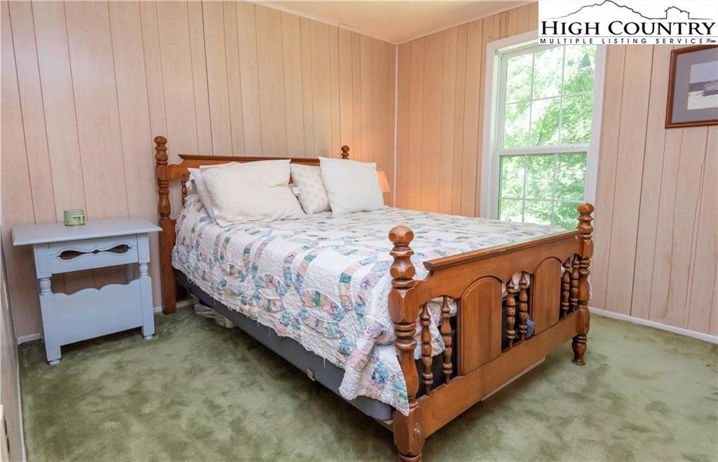 Image number 15 for the current listing