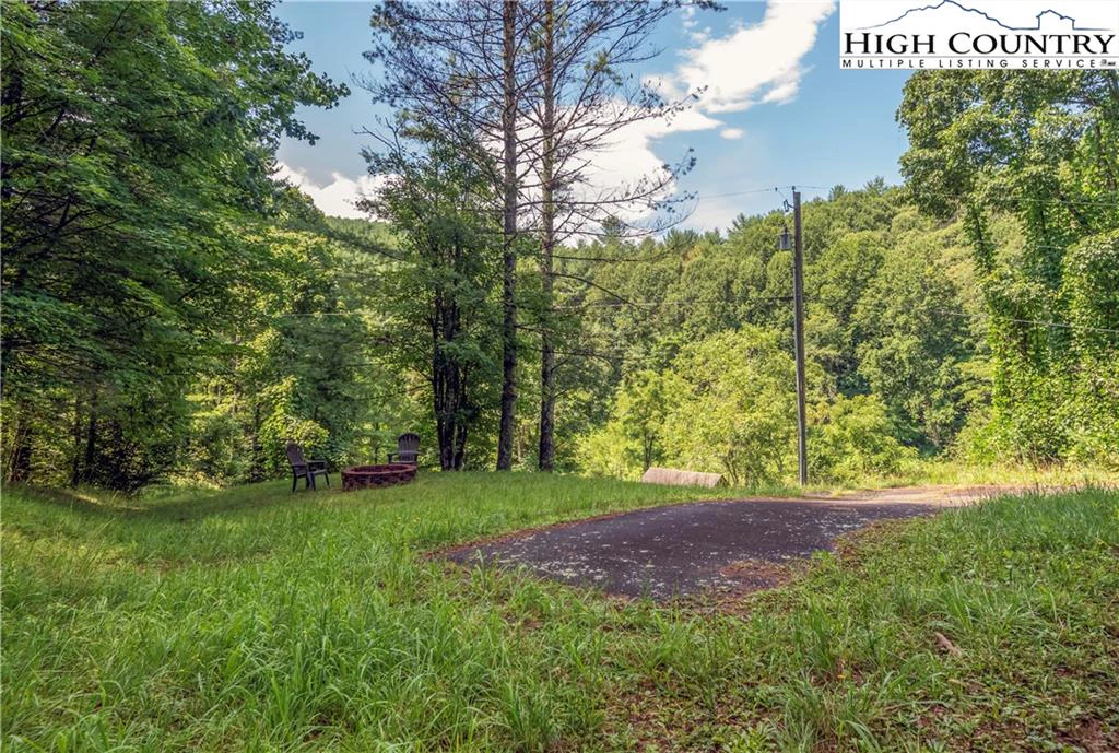 Image number 8 for the current listing