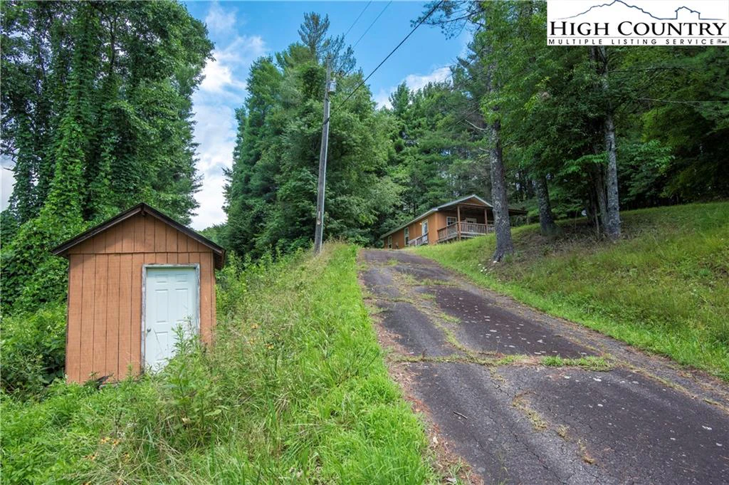 Image number 4 for the current listing