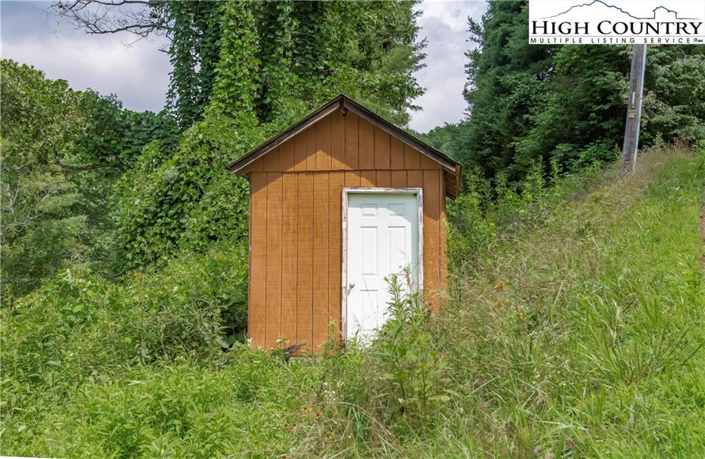 Image number 3 for the current listing