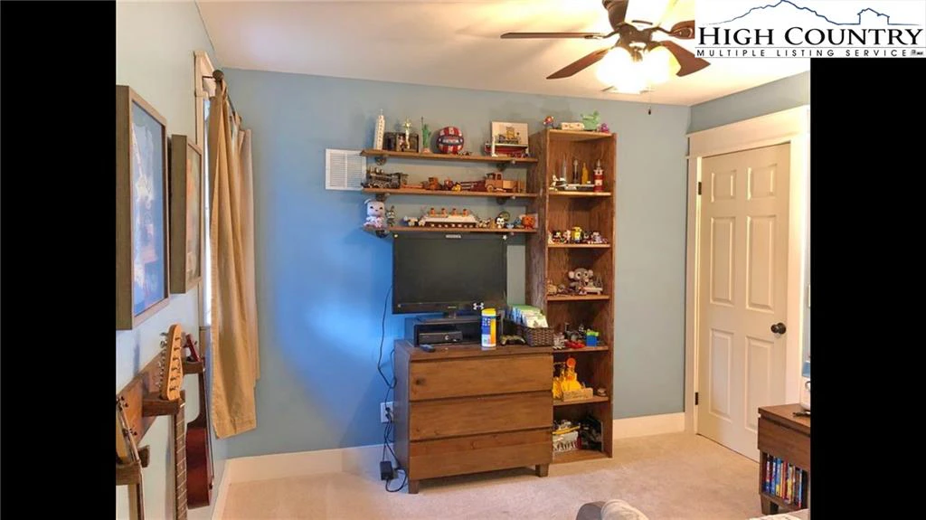 Image number 10 for the current listing