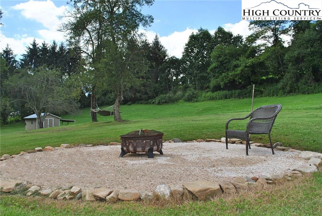 Image number 4 for the current listing