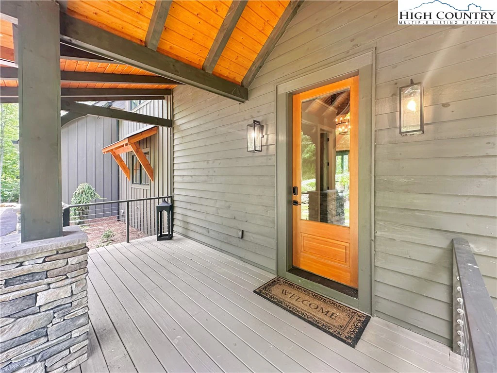 Image number 2 for the current listing