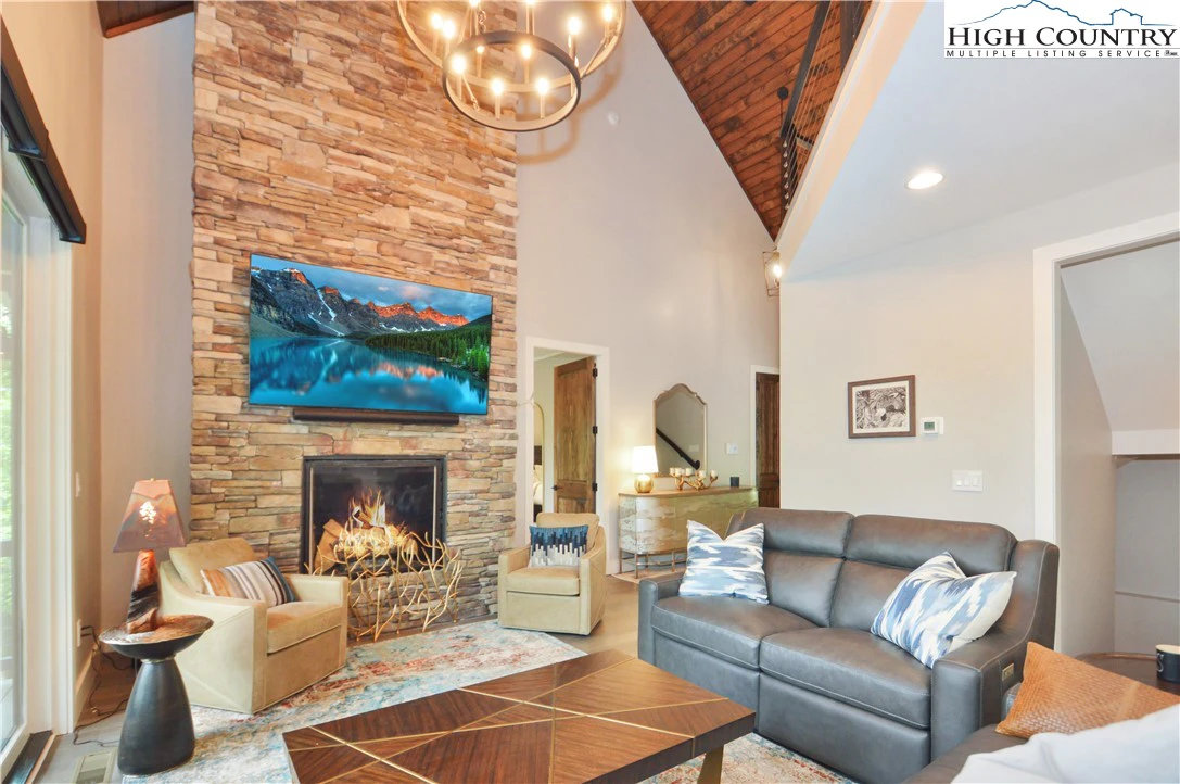 Image number 9 for the current listing