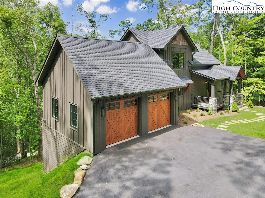 Image number 5 for the current listing