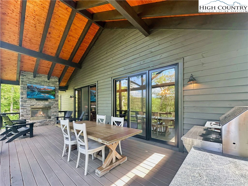 Image number 11 for the current listing