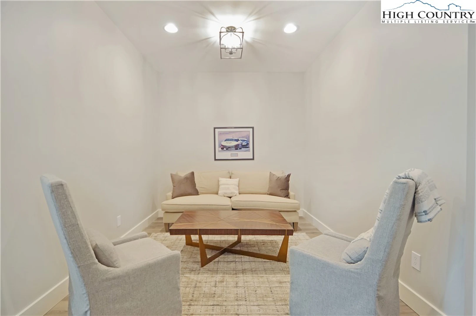 Image number 8 for the current listing