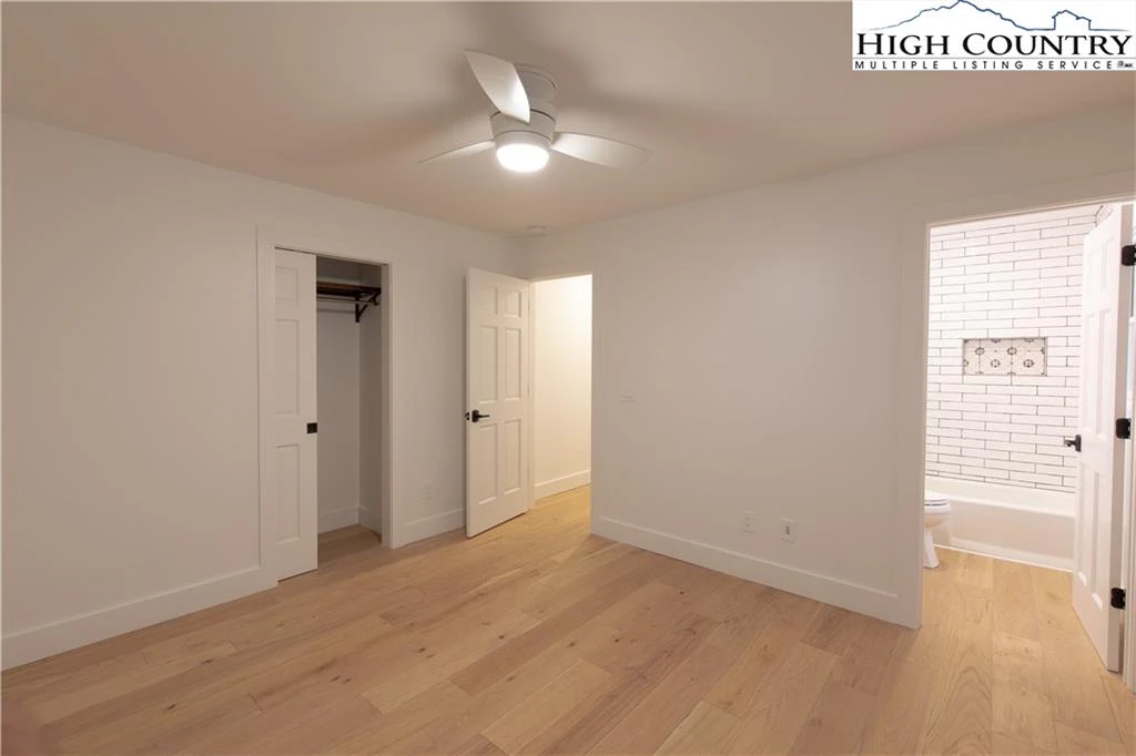 Image number 14 for the current listing