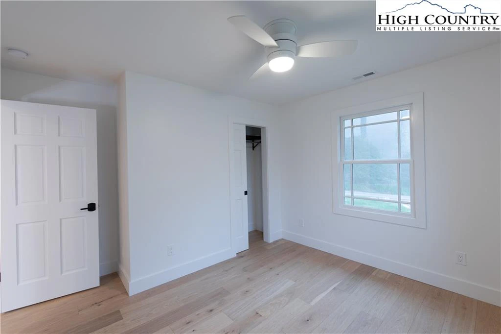 Image number 12 for the current listing