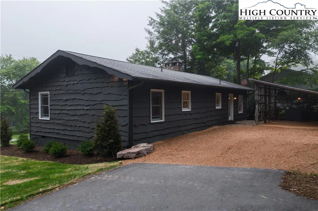 Image number 5 for the current listing