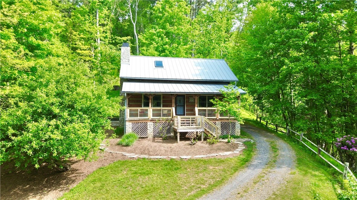 Image number 1 for the current listing