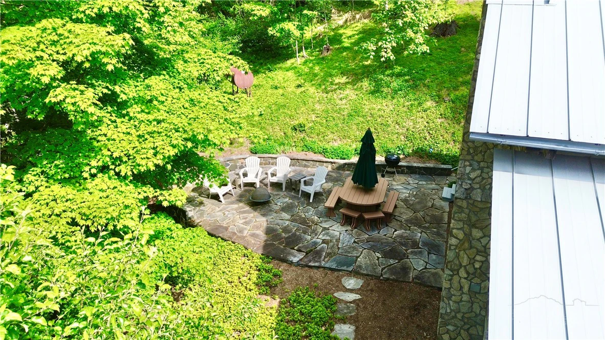 Image number 20 for the current listing