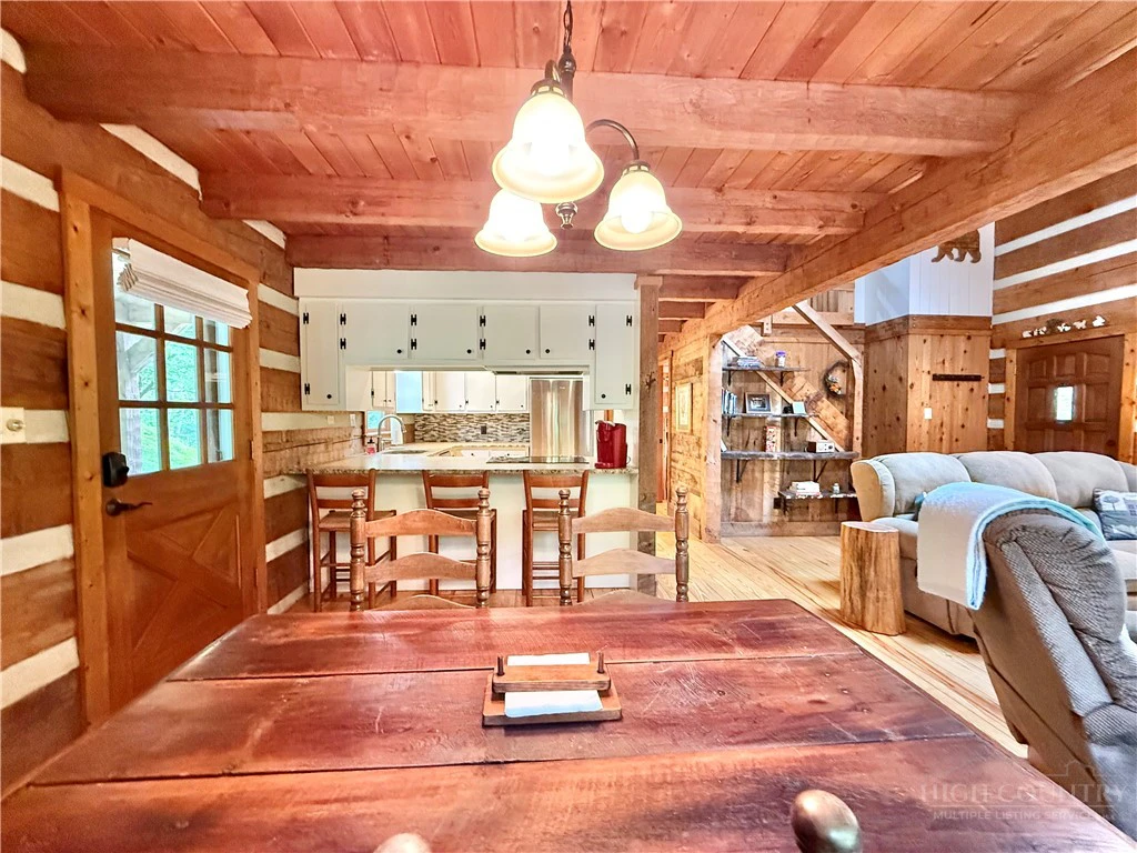 Image number 16 for the current listing
