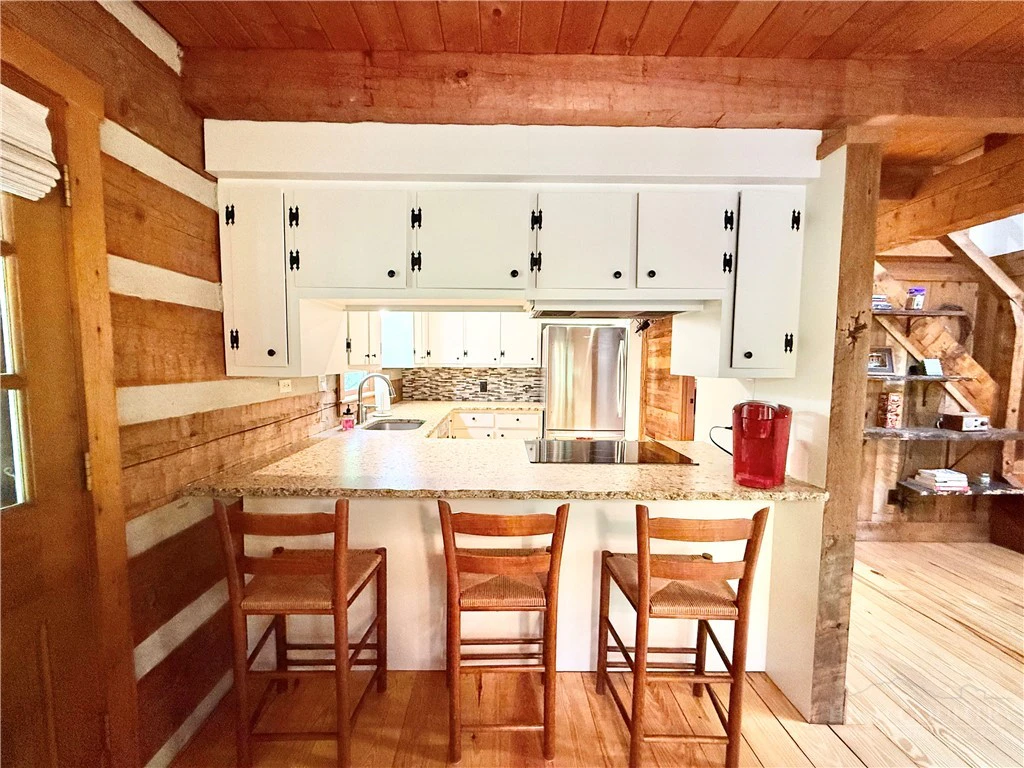 Image number 15 for the current listing
