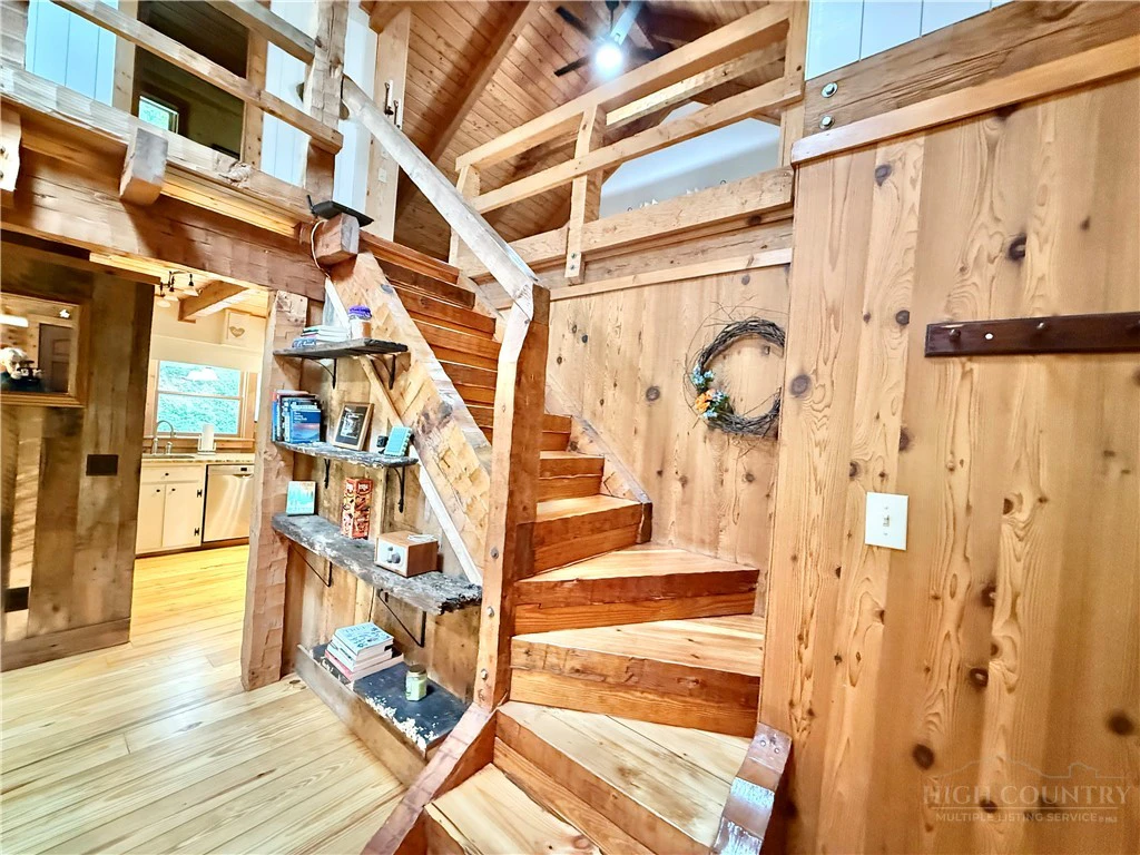 Image number 10 for the current listing