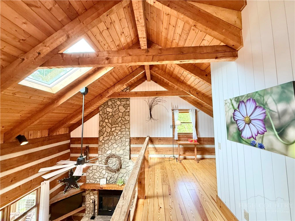 Image number 7 for the current listing