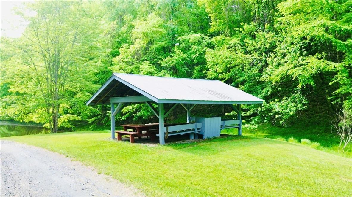 Image number 4 for the current listing