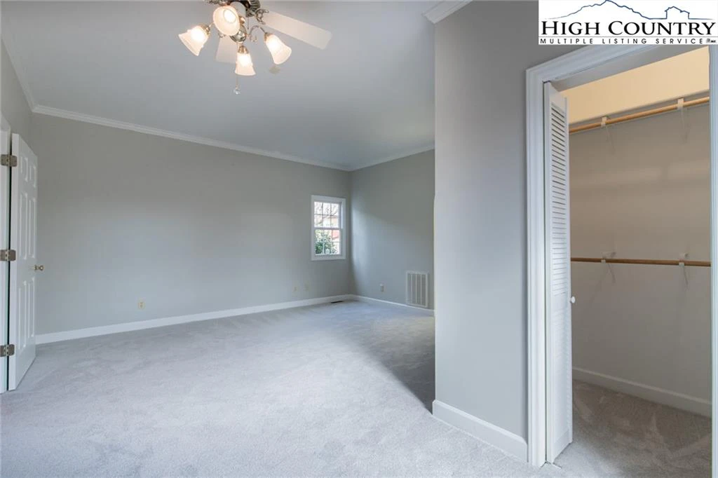 Image number 6 for the current listing