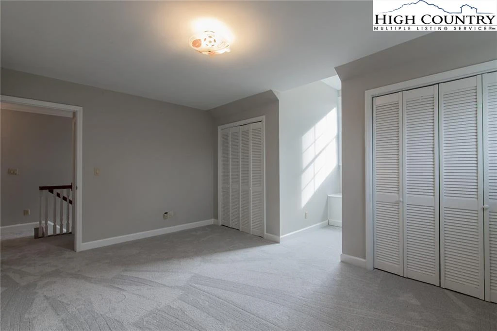 Image number 13 for the current listing